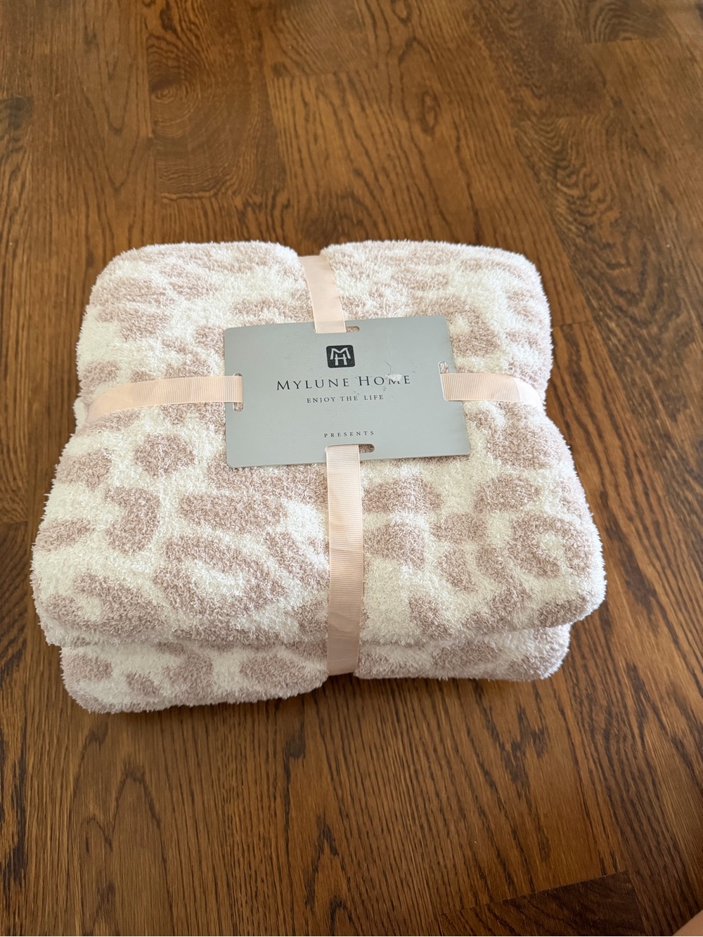 Plush Leopard Print Throw Blanket